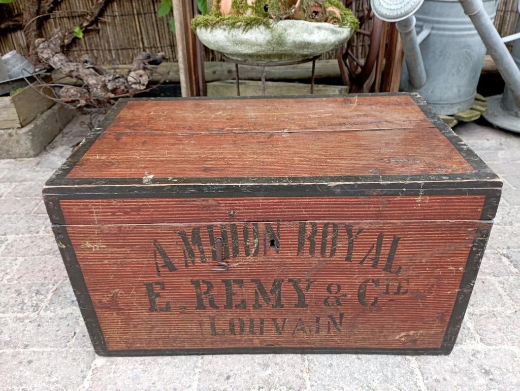 Oude brocante transportkist voor pakjes Amidon stijfsel., Ophalen