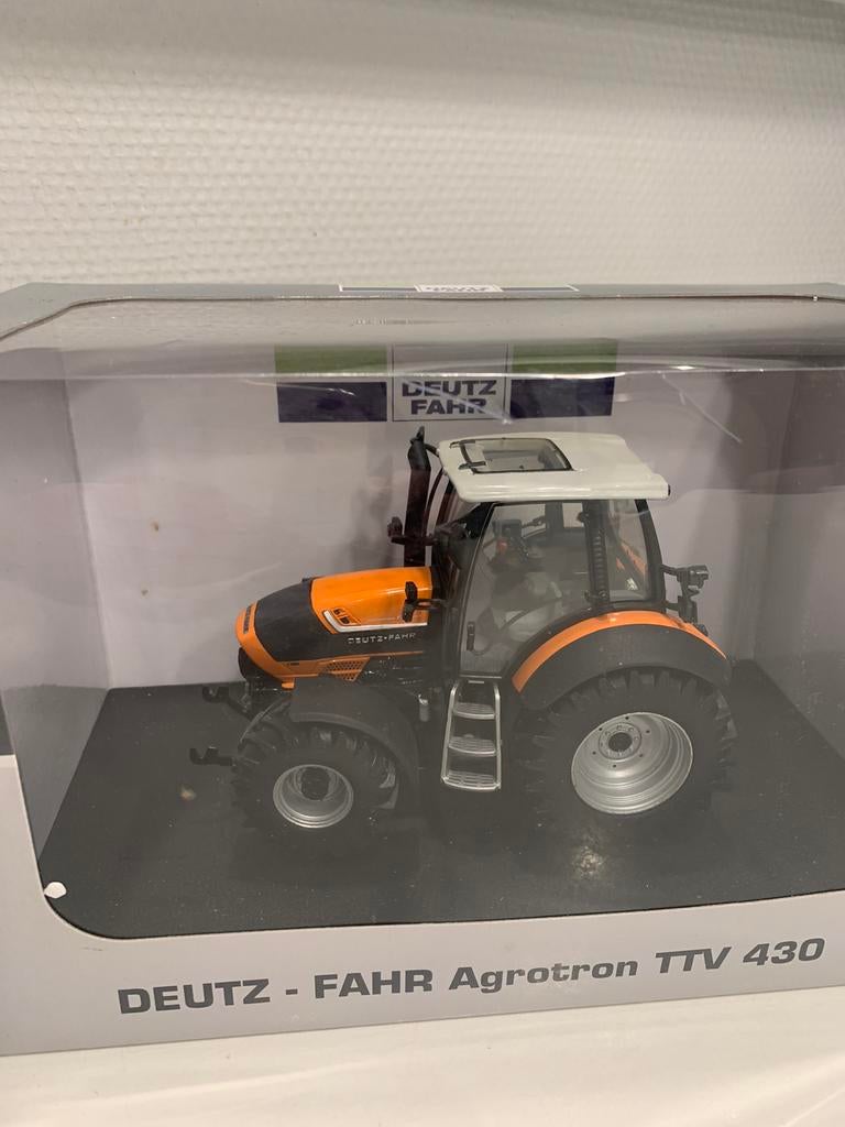 Deutz Fahr Agrotron TTV 430, Hobby en Vrije tijd, Modelauto's | 1:32, Ophalen of Verzenden, Zo goed als nieuw, Tractor of Landbouw