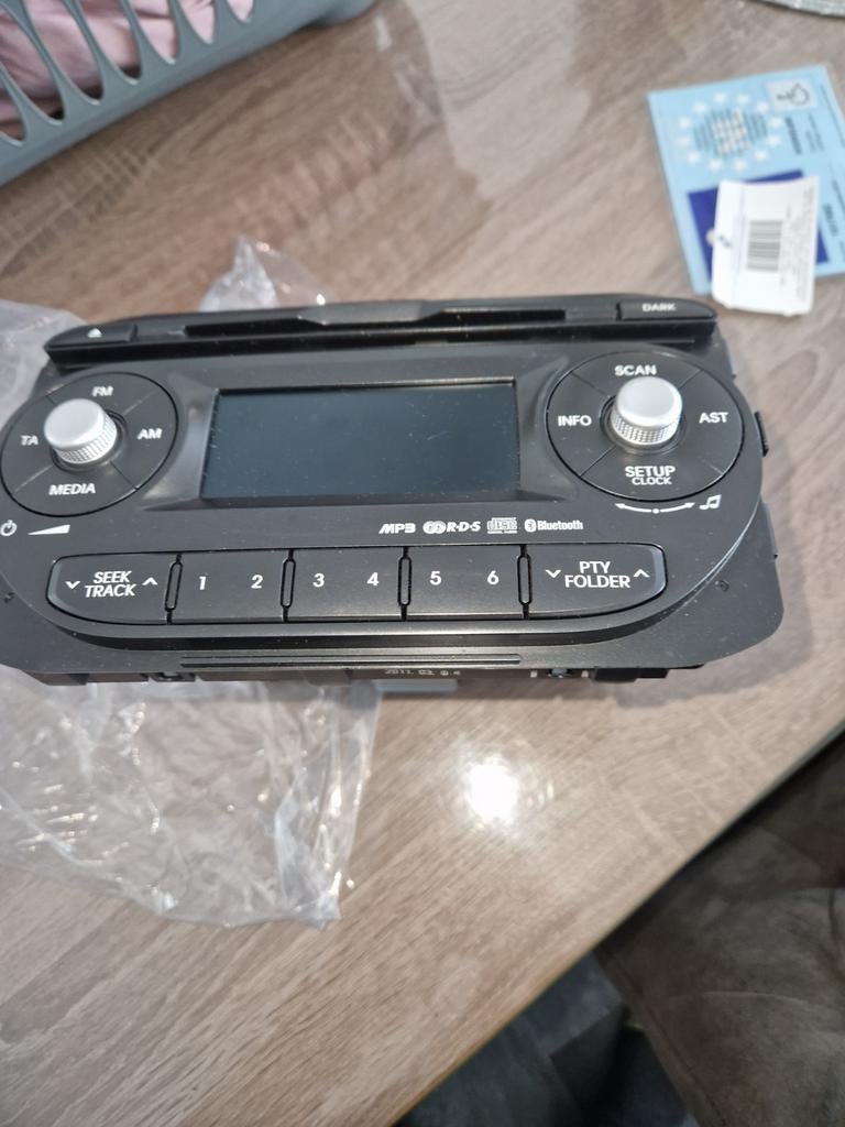 Te koop originele kia picanto radio van 2011, Auto diversen, Autoradio's, Ophalen, Gebruikt