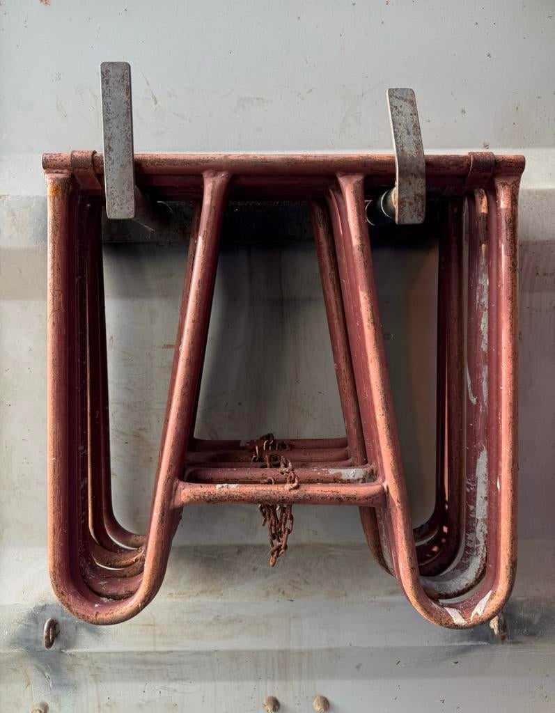 Schragen laag industrieel, Ophalen