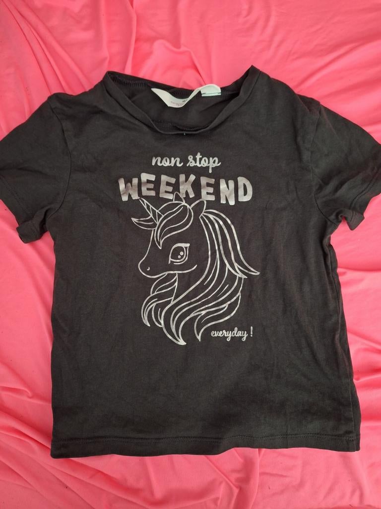 T-shirt met unicorn van H&M, maat 98/104, Kinderen en Baby's, Kinderkleding | Maat 98, H&M, Zo goed als nieuw, Shirt of Longsleeve