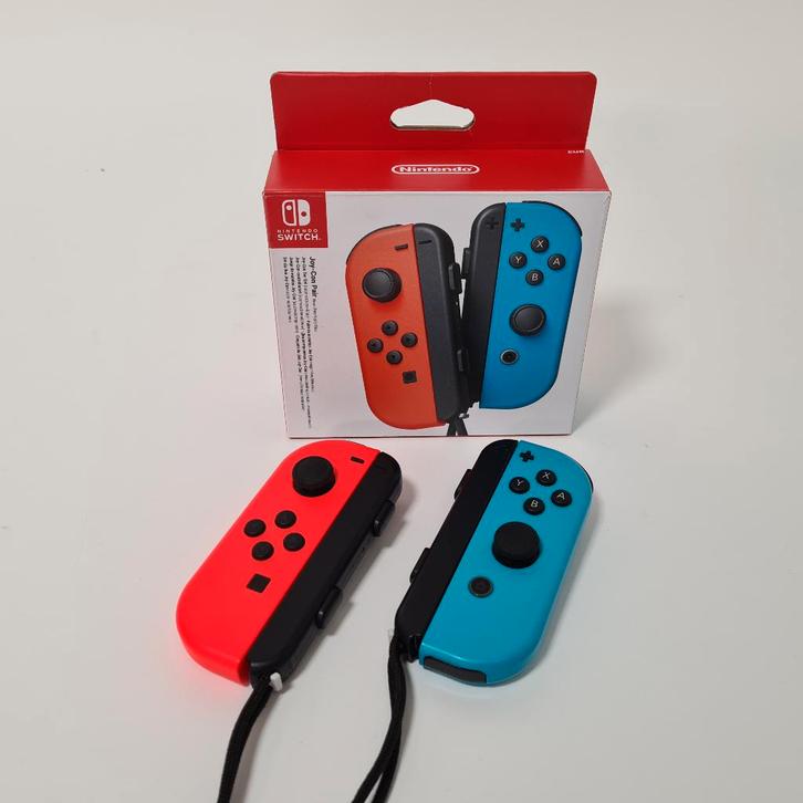 Nintendo Switch Joy Cons Blauw Rood, Spelcomputers en Games, Games | Nintendo Switch, Gebruikt, Overige genres, 1 speler, Vanaf 3 jaar