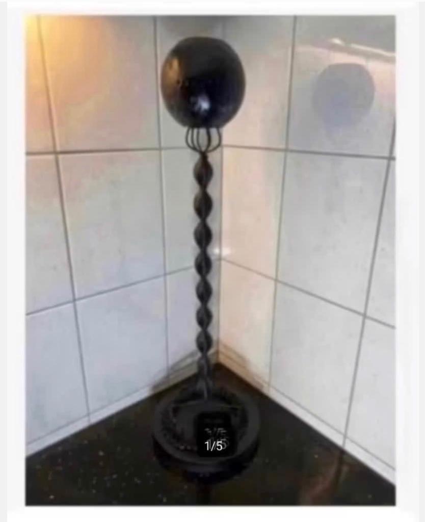 Hoge metalen Brocante hoedenstandaard met hout, Antiek en Kunst, Ophalen of Verzenden