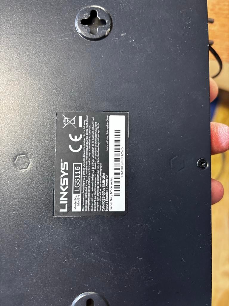Linksys LGS116 16-poorts Gigabit Ethernet Switch, Computers en Software, Netwerk switches, Ophalen, Gebruikt