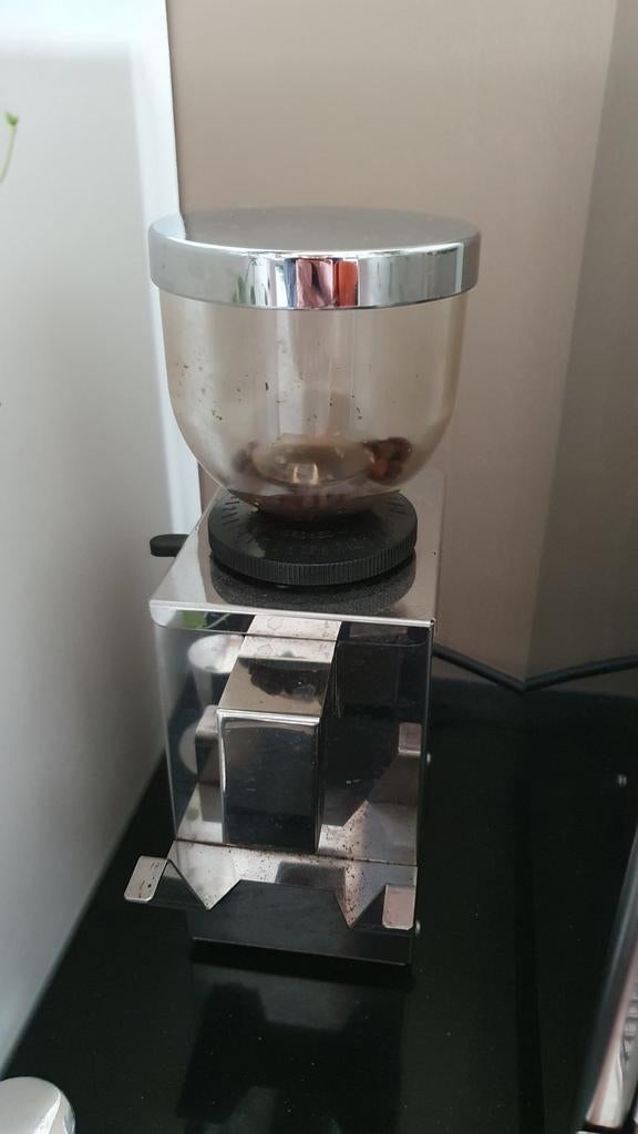 Isomac bonenmaler - Italiaans vakmanschap, Ophalen of Verzenden, Gebruikt