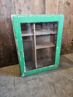 oud vitrinekastje ``WOONWINKEL RUSTIEK``, Antiek en Kunst, Ophalen of Verzenden