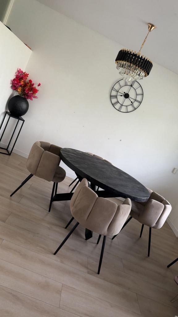 Moderne eettafel met 4 stoelen, Huis en Inrichting, Tafels | Eettafels, Zo goed als nieuw, 100 tot 150 cm, 150 tot 200 cm, Vier personen