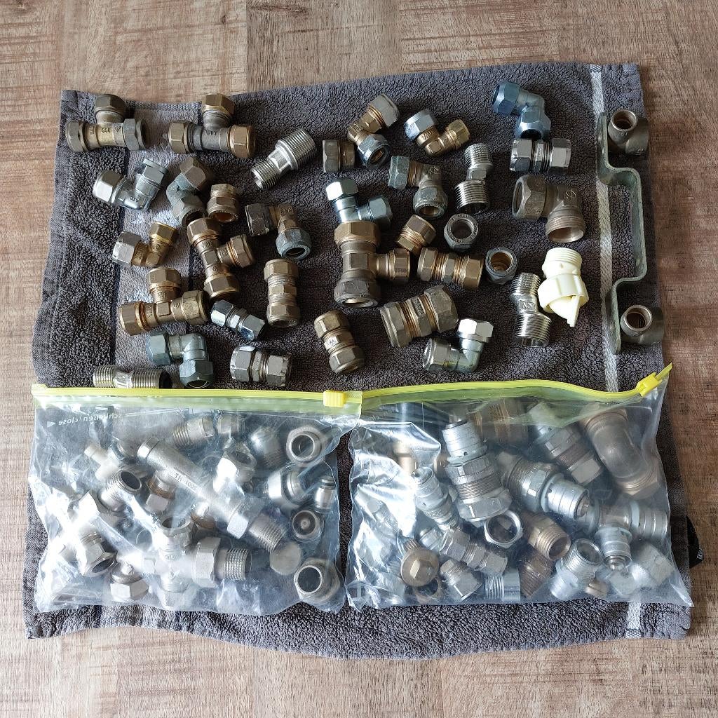 Grote partij koppelingen + 3 x onderblokken, Doe-het-zelf en Verbouw, Radiator, Nieuw, Minder dan 60 cm, Ophalen of Verzenden