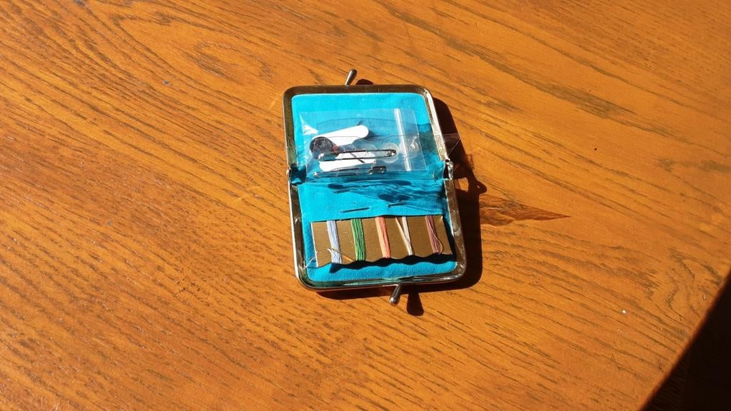 Handig Naai Etuitje voor Vakantie - Compact en Compleet, Ophalen of Verzenden, Gebruikt, Garen of Naald(en)