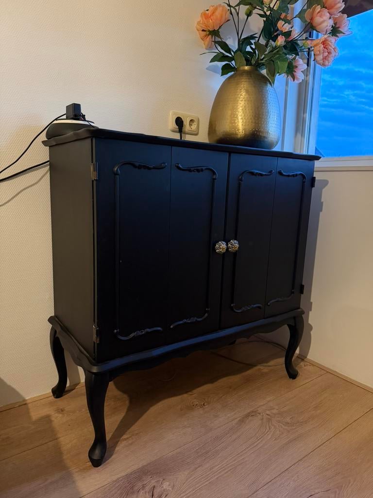 Antiek tv kastje, Huis en Inrichting, Kasten | Dressoirs, Ophalen, Zo goed als nieuw, 25 tot 50 cm, 100 tot 150 cm
