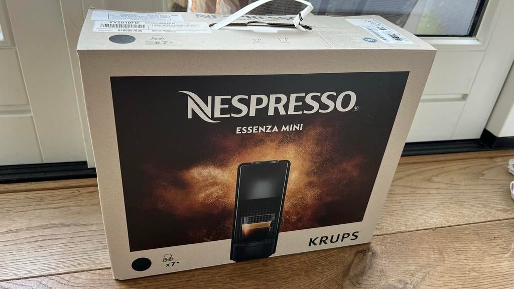 Krups Nespresso Essenza Mini + 18 cups Illy/Wakuli, Witgoed en Apparatuur, Koffiezetapparaten, Koffiepads en cups, Espresso apparaat