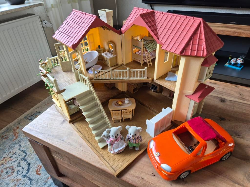 Sylvanian Families Herenhuis+meubels, auto & familie Koala, Ophalen, Gebruikt, Poppenhuis