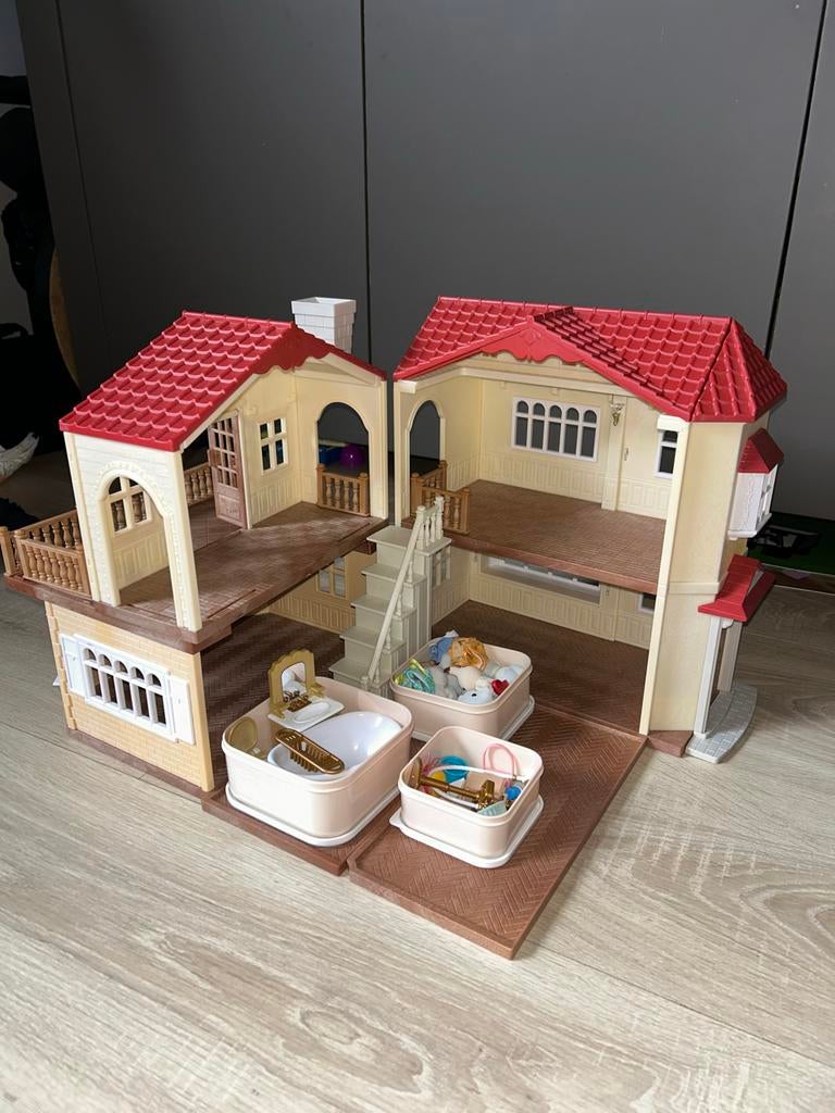 Sylvanian Families Poppenhuis met Meubels en Poppen, Kinderen en Baby's, Speelgoed | Poppenhuizen, Ophalen, Gebruikt, Poppenhuis