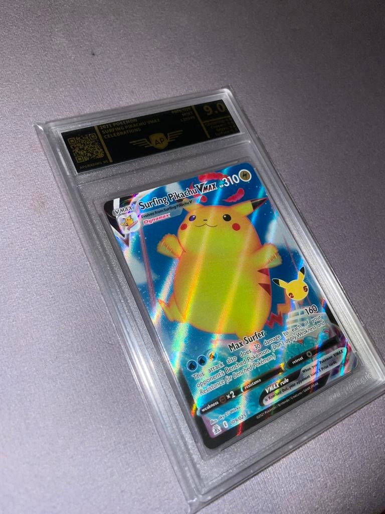 Pokemon - Surfing pikachu vmax grade 9, Ophalen of Verzenden, Nieuw, Losse kaart, Foil