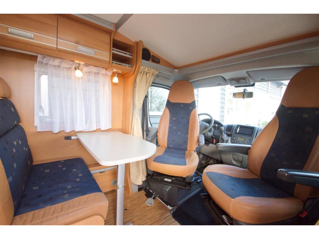 Dethleffs Globebus T004 halfintegraal camper enkele bedden, Chemisch toilet, Standaard zit, Kluisje, Fiat