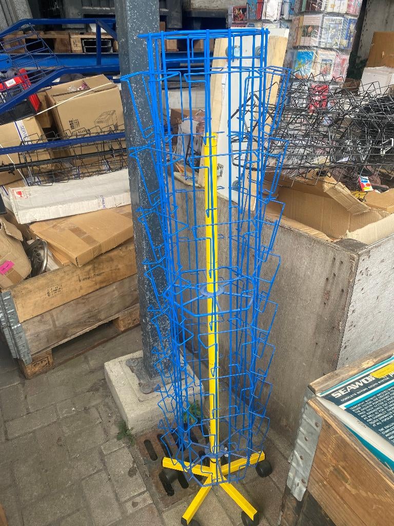 kaartenstandaard op wielen, Ophalen, Zo goed als nieuw