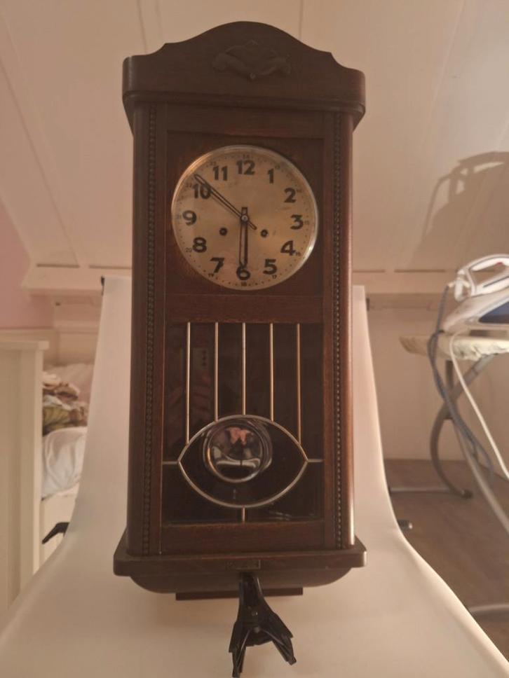 Antieke houten wandklok met slinger, Antiek en Kunst, Antiek | Klokken, Ophalen