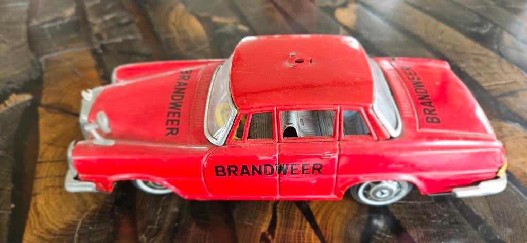 Mercedes blik, Hobby en Vrije tijd, Modelauto's | 1:24, Verzenden, Gebruikt, Overige merken