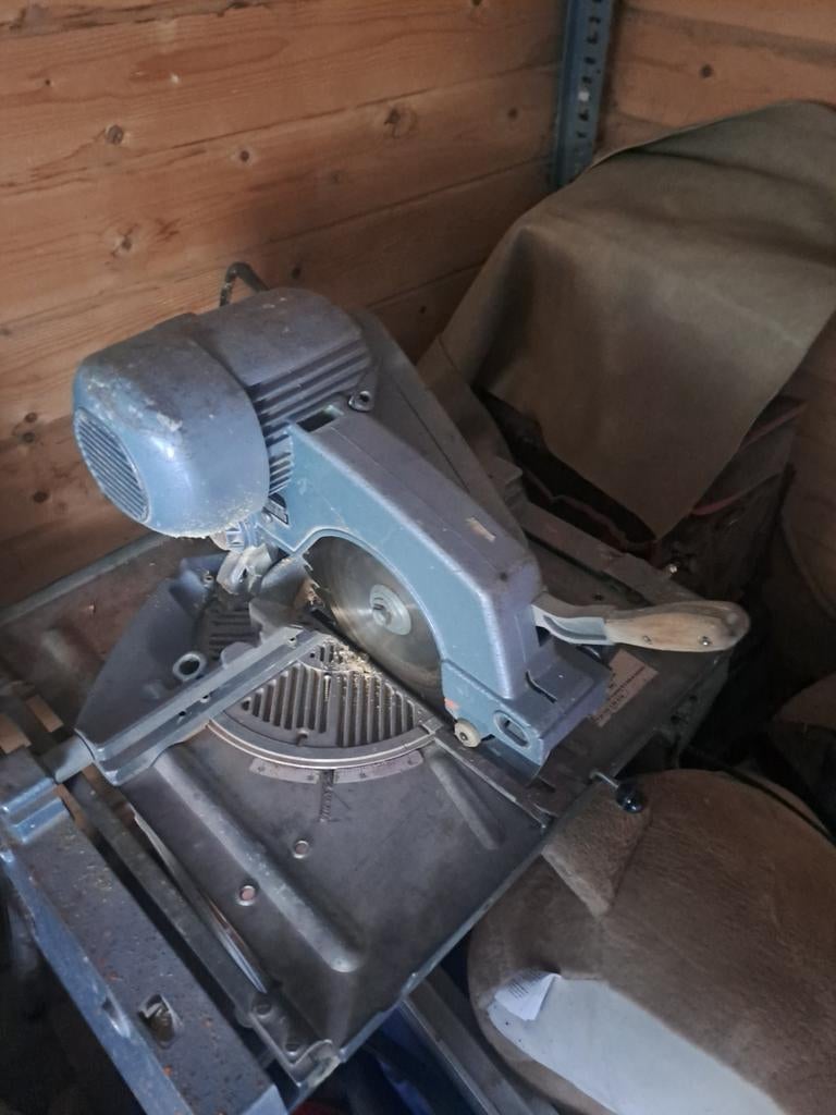 Elu flipover zaagmachine en doos vol reserveonderdelen., Doe-het-zelf en Verbouw, Gereedschap | Zaagmachines, Ophalen, Gebruikt