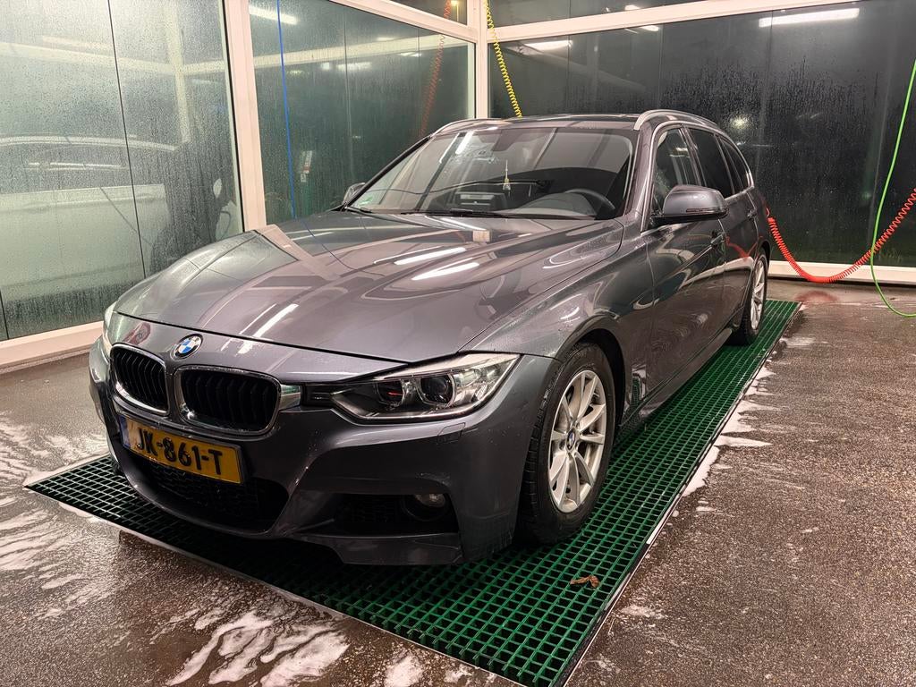 BMW 3-Serie 320d Touring 2014 | AUT | Pano | M-Sport, Auto's, BMW, Automaat, 1995 cc, Zwart, 4 cilinders