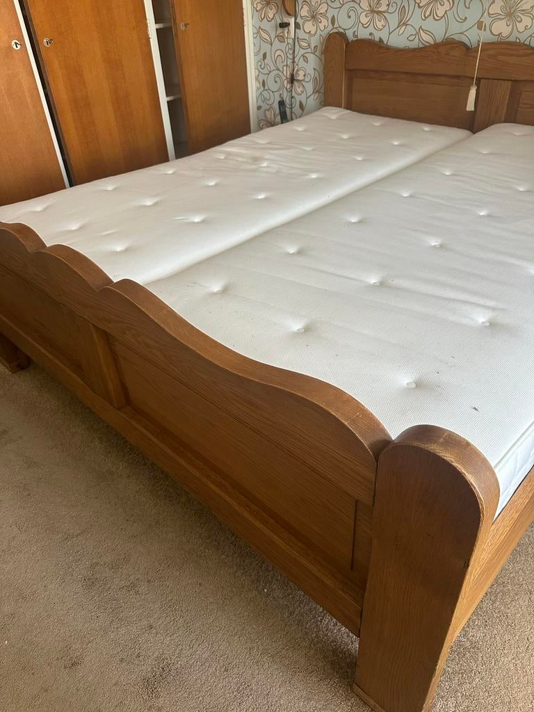 Moet snel weg!! Eiken 2-pers bed met 1 elect auping spiraal, Ophalen, Bruin, Tweepersoons, Overige maten