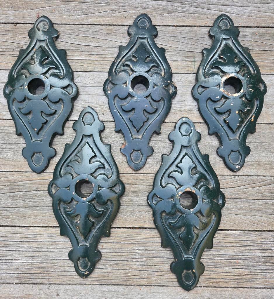 Muurankers gietijzer., Ophalen