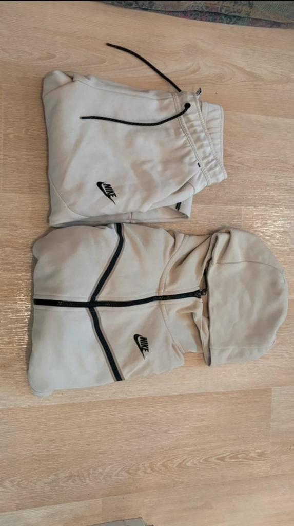 Nike tech pak beige, Kleding | Heren, Sportkleding, Gedragen, Algemeen, Maat 46 (S) of kleiner, Beige, Ophalen of Verzenden