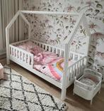 Bedhuisje 70x150 cm met matras en toebehoren, Kinderen en Baby's, Kinderkamer | Bedden, Ophalen, Gebruikt, 70 tot 85 cm, 140 tot 160 cm