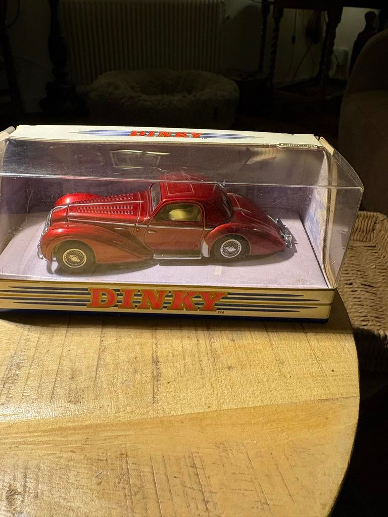 Dinky Toys Delahaye modelauto rood, Overige merken, 1:50 of kleiner, Auto, Ophalen of Verzenden