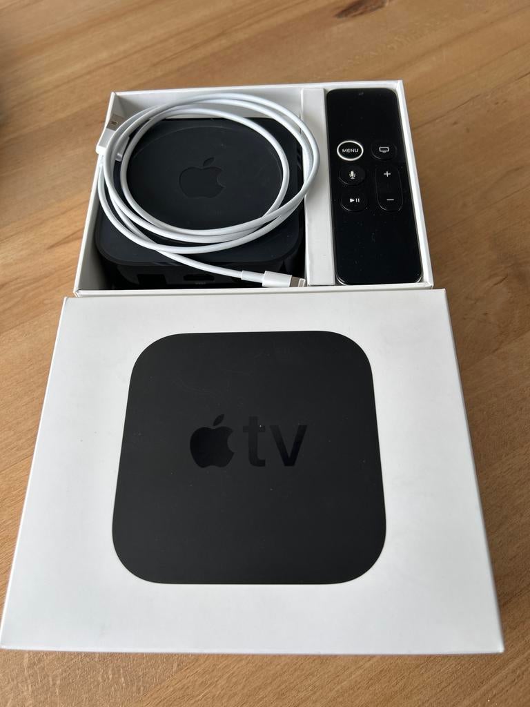 Apple TV 32GB (A1625) met afstandsbediening en kabel, Ophalen of Verzenden, Zo goed als nieuw, HDMI, Minder dan 500 GB