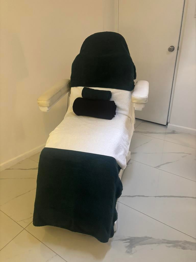 Behandelstoel schoonheidsspecialiste, Sport en Fitness, Massageproducten, Ophalen, Zo goed als nieuw, Massagetafel