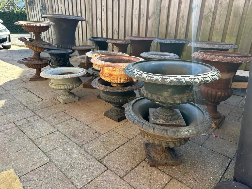 20 gietijzeren tuinvazen, Tuin en Terras, Tuinvazen, Gebruikt, Ophalen