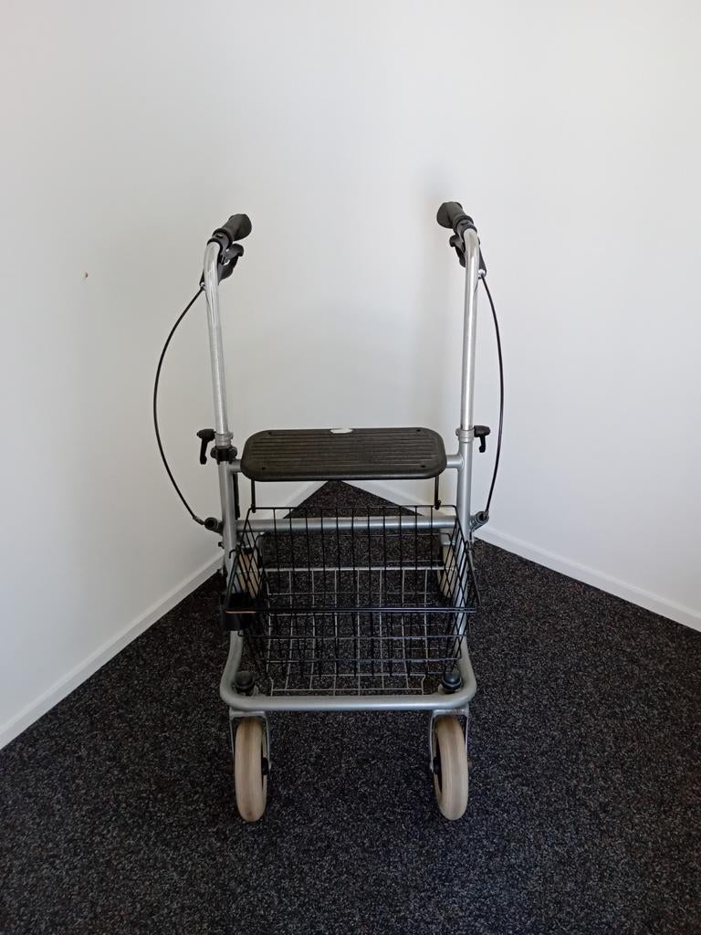 Rollater  intresse kom kijken 0683111156, Ophalen of Verzenden