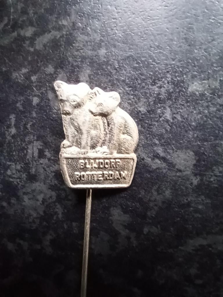 Speldje Blijdorp Rotterdam (dierentuin 2 beren), Verzamelen, Speldjes, Pins en Buttons, Ophalen, Gebruikt, Overige onderwerpen