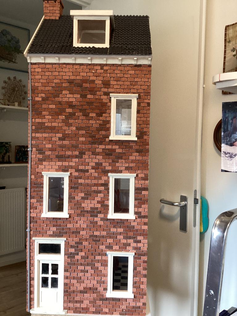 Poppenhuis. met keuken € 65, Ophalen, Zo goed als nieuw, Poppenhuis