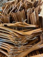 500 stuks houten kledinghangers goede kwaliteit, Kleding | Dames, Ophalen, Zo goed als nieuw, Hout