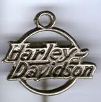 Harley Davidson zilverkleurig motorfiets speldje ( G_030 ), Verzenden, Zo goed als nieuw, Transport, Speldje of Pin