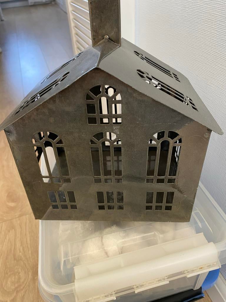 Decoratief metalen huisje / windlicht, Huis en Inrichting, Woonaccessoires | Overige, Gebruikt, Metaal, Zwart, Overige stijlen