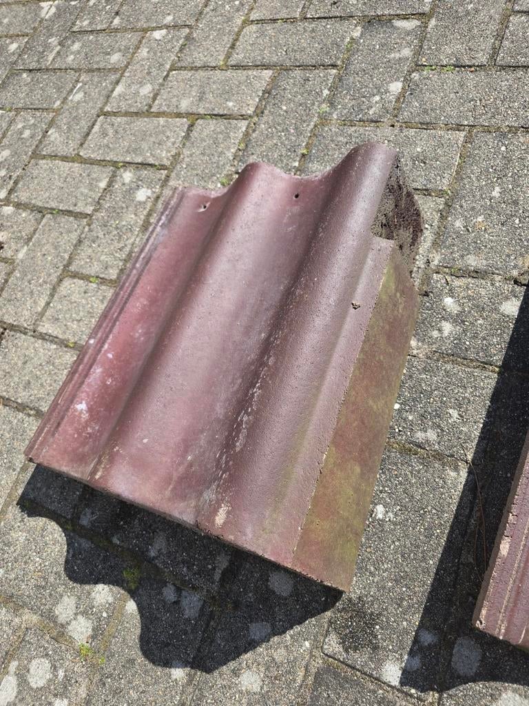 Teeuwen beton dakpannen bruin/rood van kleur., Ophalen, Steen of Klei, 15 m² of meer, Dakpannen