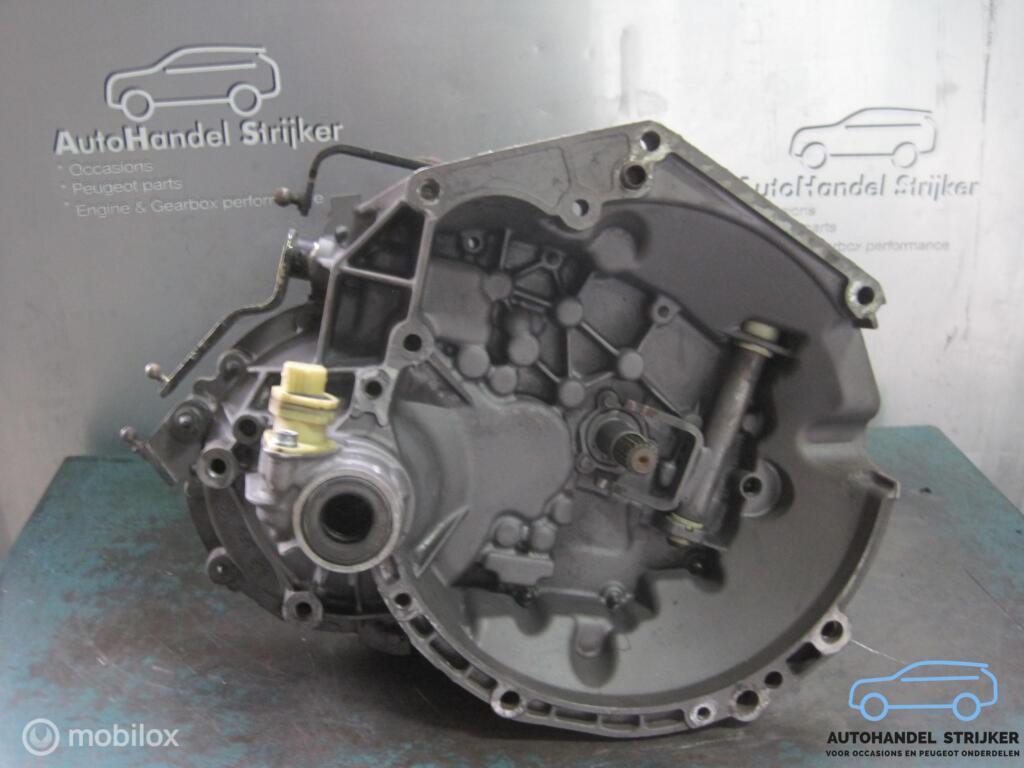 Versnellingsbakken 106 & Saxo 1.1 en 1.4 veel voorradig!, Auto-onderdelen, Transmissie en Toebehoren, Gebruikt, Ophalen of Verzenden