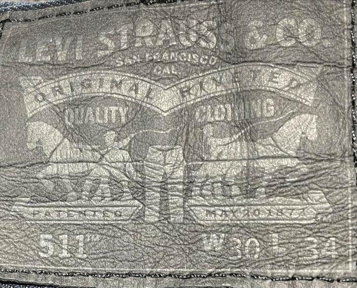 Levi's 511™️ Jeans W30 L34, Kleding | Heren, Spijkerbroeken en Jeans, Zo goed als nieuw, Overige jeansmaten, Blauw, Verzenden