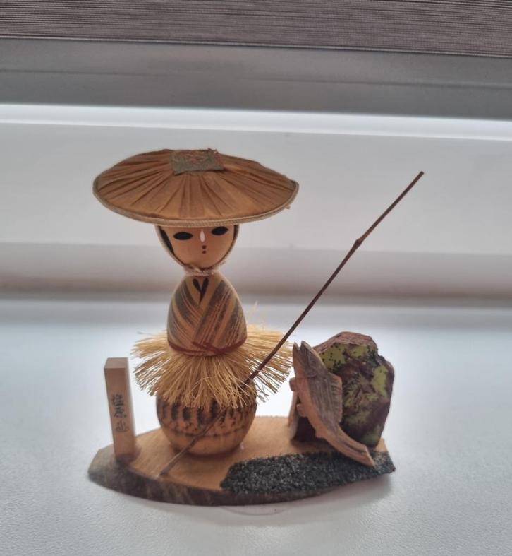 Leuke Omiyage visser kokeshi, Antiek en Kunst, Kunst | Niet-Westerse kunst, Verzenden