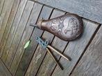Kogeltang en kruitvaatje revolver percussie, Antiek en Kunst, Ophalen of Verzenden