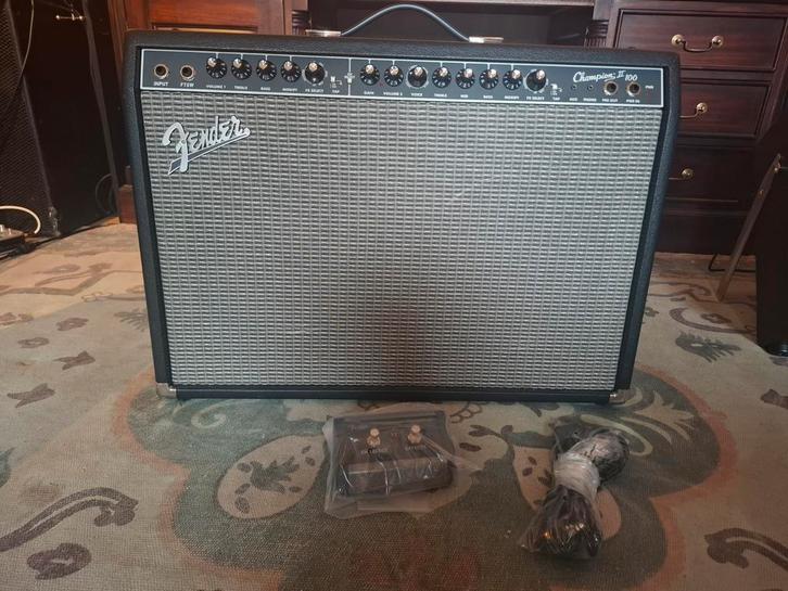 Fender Champion 100 2 Gitaarversterker, Muziek en Instrumenten, Versterkers | Bas en Gitaar, Zo goed als nieuw, Ophalen of Verzenden