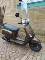 AGM scooter met veel nieuwe onderdelen, Fietsen en Brommers, Brommers | Overige merken, Ophalen, Gebruikt, AGM VX50, Maximaal 25 km/u