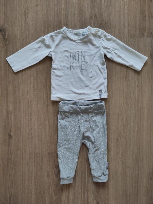 Mooi wit-grijs kledingsetje van Feetje, maat 68, Kinderen en Baby's, Babykleding | Maat 68, Zo goed als nieuw, Jongetje of Meisje
