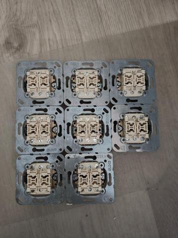 23x Jung Schakelmateriaal Multipulsdrukker / Wissel / Serie beschikbaar voor biedingen