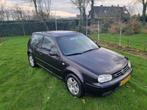 Volkswagen Golf 4   2.3 V5 110KW 2000 Zwart. 36448 km., Auto's, Stof, Zwart, 149 pk, 1500 kg