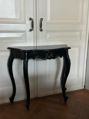 Mooie H.S. Furni brocante side table beschikbaar voor biedingen