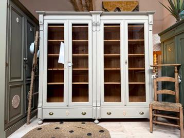 Boekenkast servieskast buffetkast xxl groot vintage beschikbaar voor biedingen